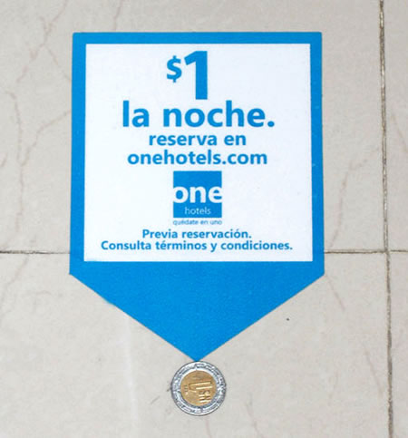 hoteles one, publicidad en la calle