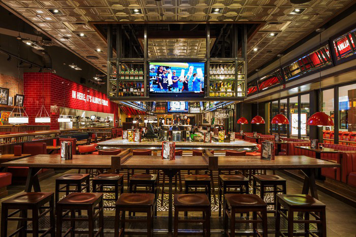 El nuevo logo de TGI Fridays y sus nuevos interiores - Frogx Three