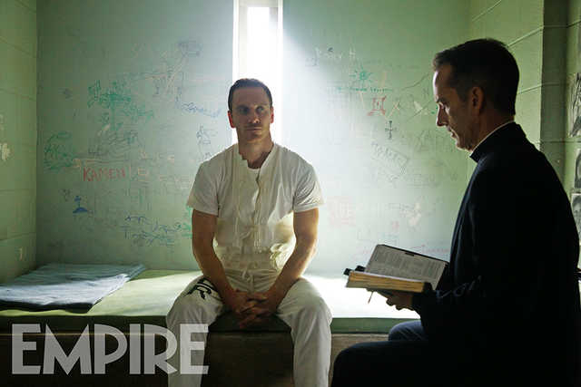 new-photos-from-assassins-creed-shows-michael-fassbender-in-action2