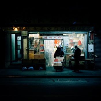 Neon Nights, una serie fotografica que relata la vida nocturna en NY (5)